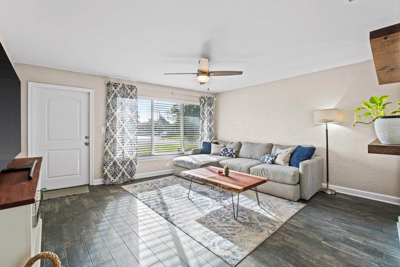 4300 12th Terrace - Photo 1
