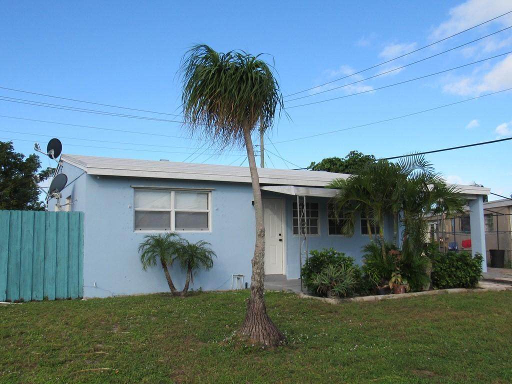 483 Seminole Drive - Photo 1