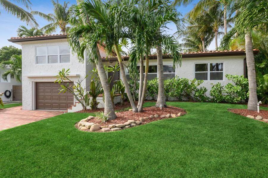 1475 4th Avenue - Photo 1