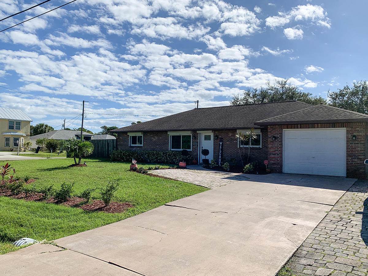 2462 Melaleuca Boulevard - Photo 1