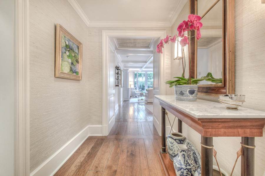 100 Royal Palm Way - Photo 1