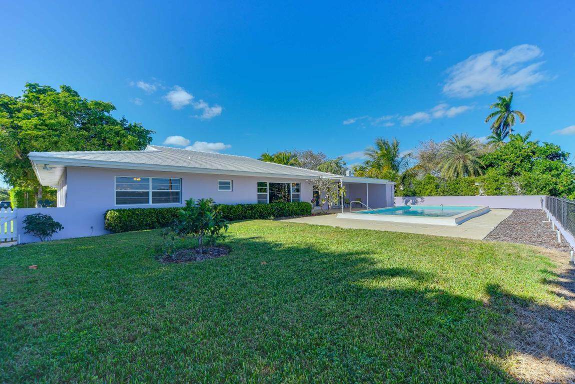 402 Lakeside Drive - Photo 1