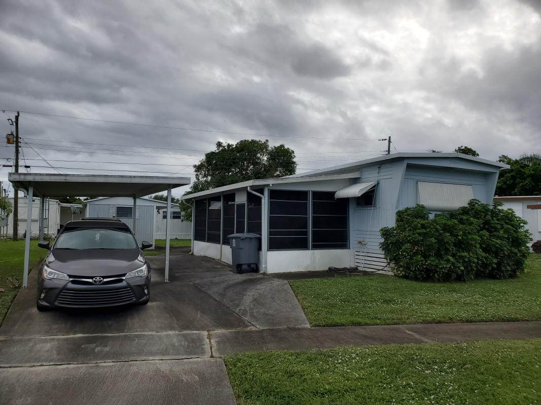 4250 Mockingbird Drive - Photo 1
