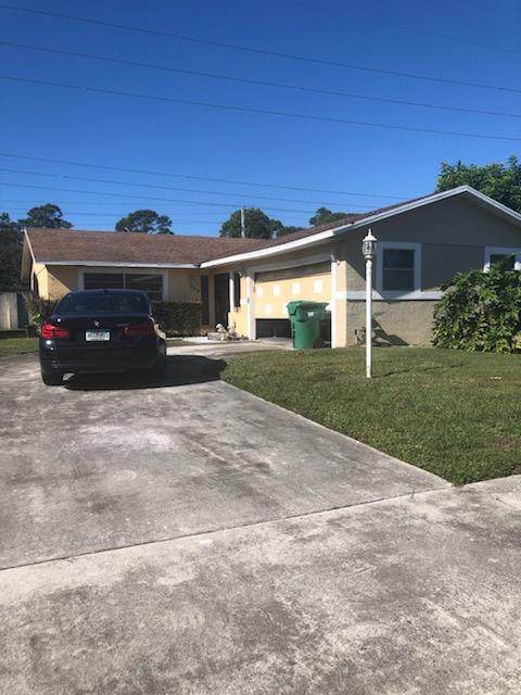303 Canterbury Drive - Photo 1