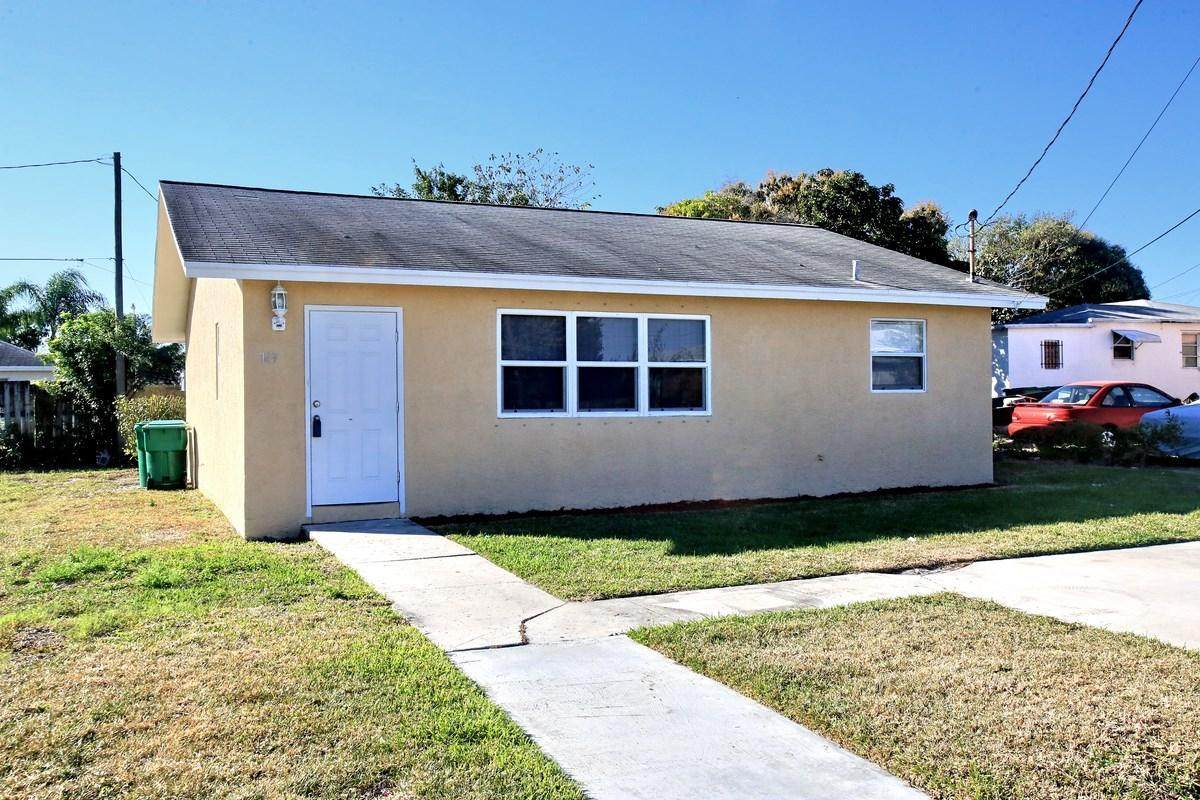 749 7th Street - Photo 1