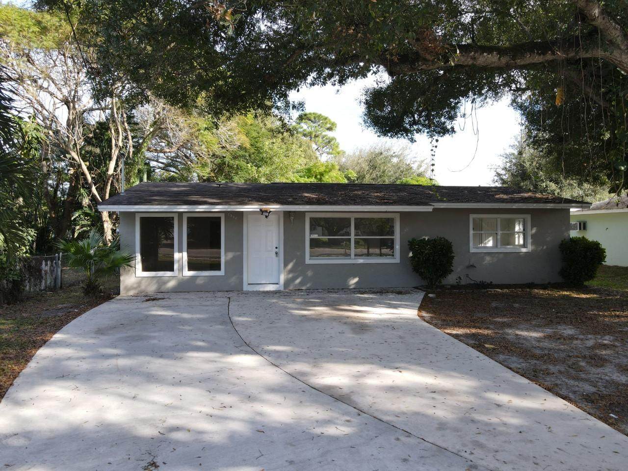 2506 Oleander Boulevard - Photo 1