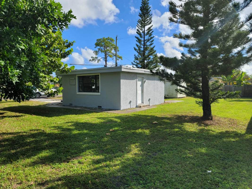 4888 Carver Street - Photo 1
