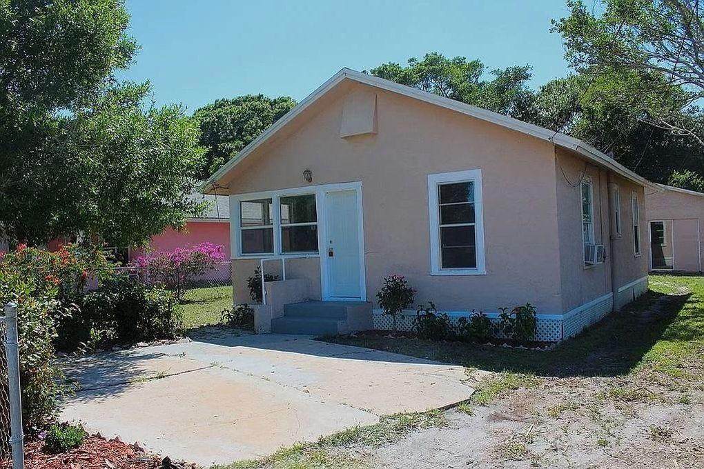 701 9th Street - Photo 1