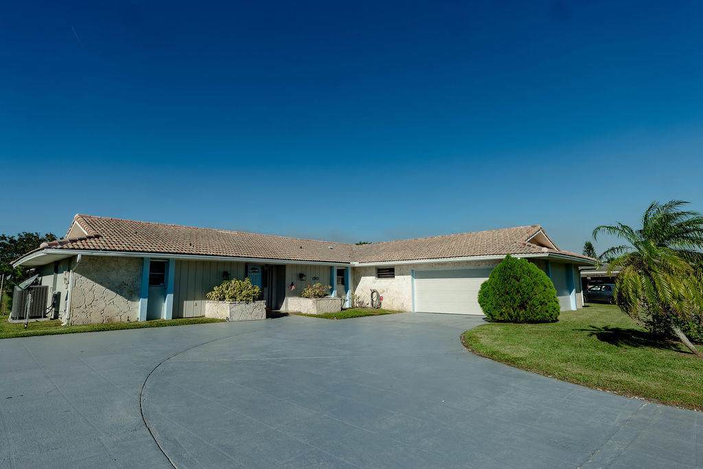 1743 Hondo Avenue - Photo 1