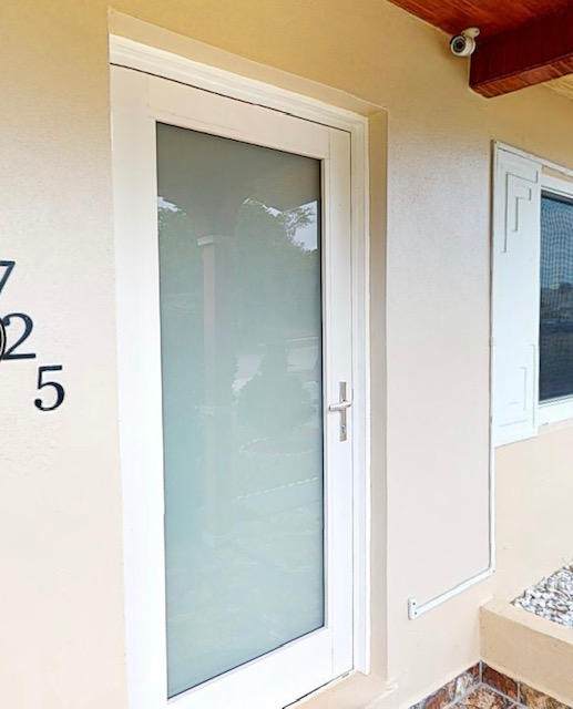 725 Sunset Drive - Photo 1