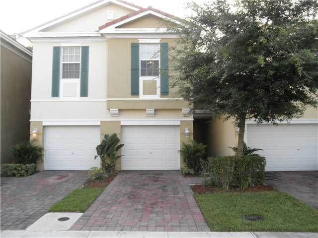 815 Pipers Cay Drive - Photo 1