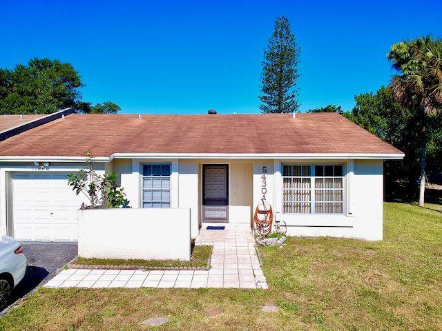 5430 Lakewood Cr - Photo 1