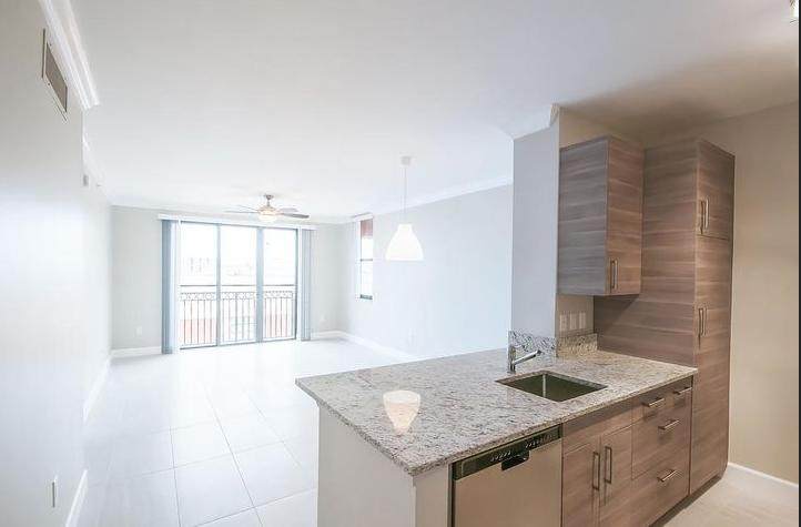 630 Sapodilla Avenue - Photo 1