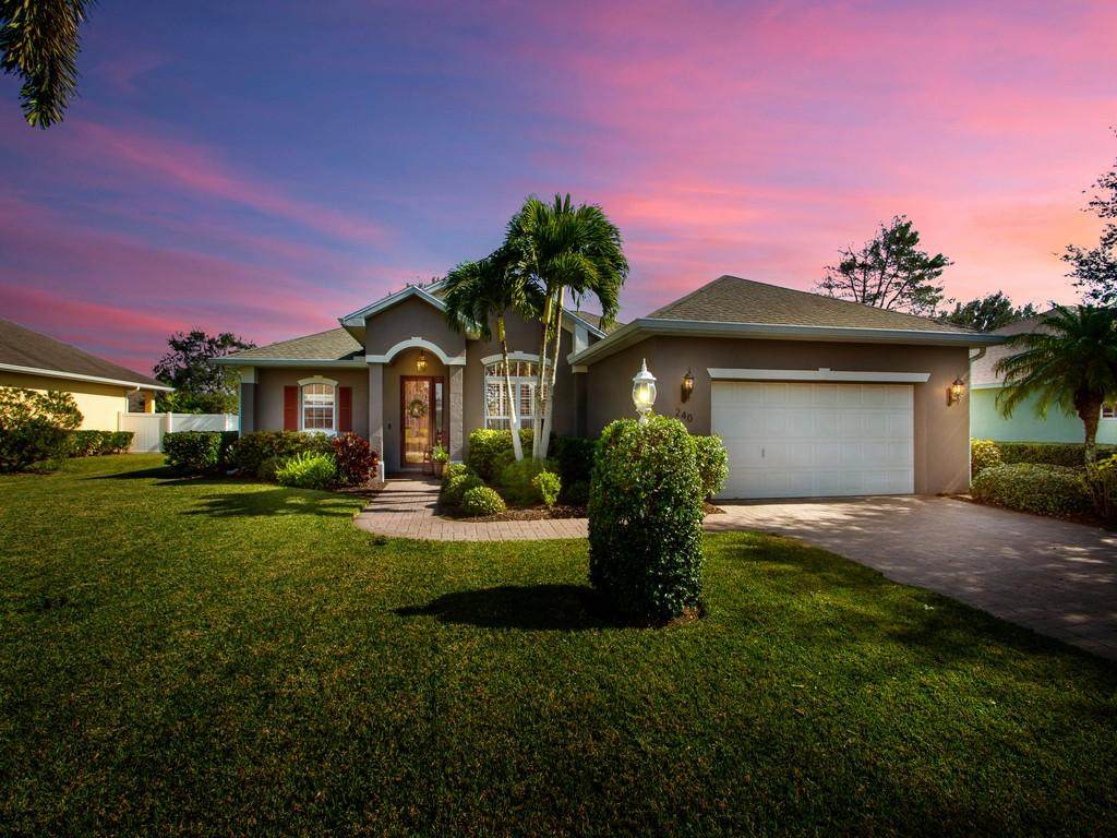 240 Champagne Court - Photo 1