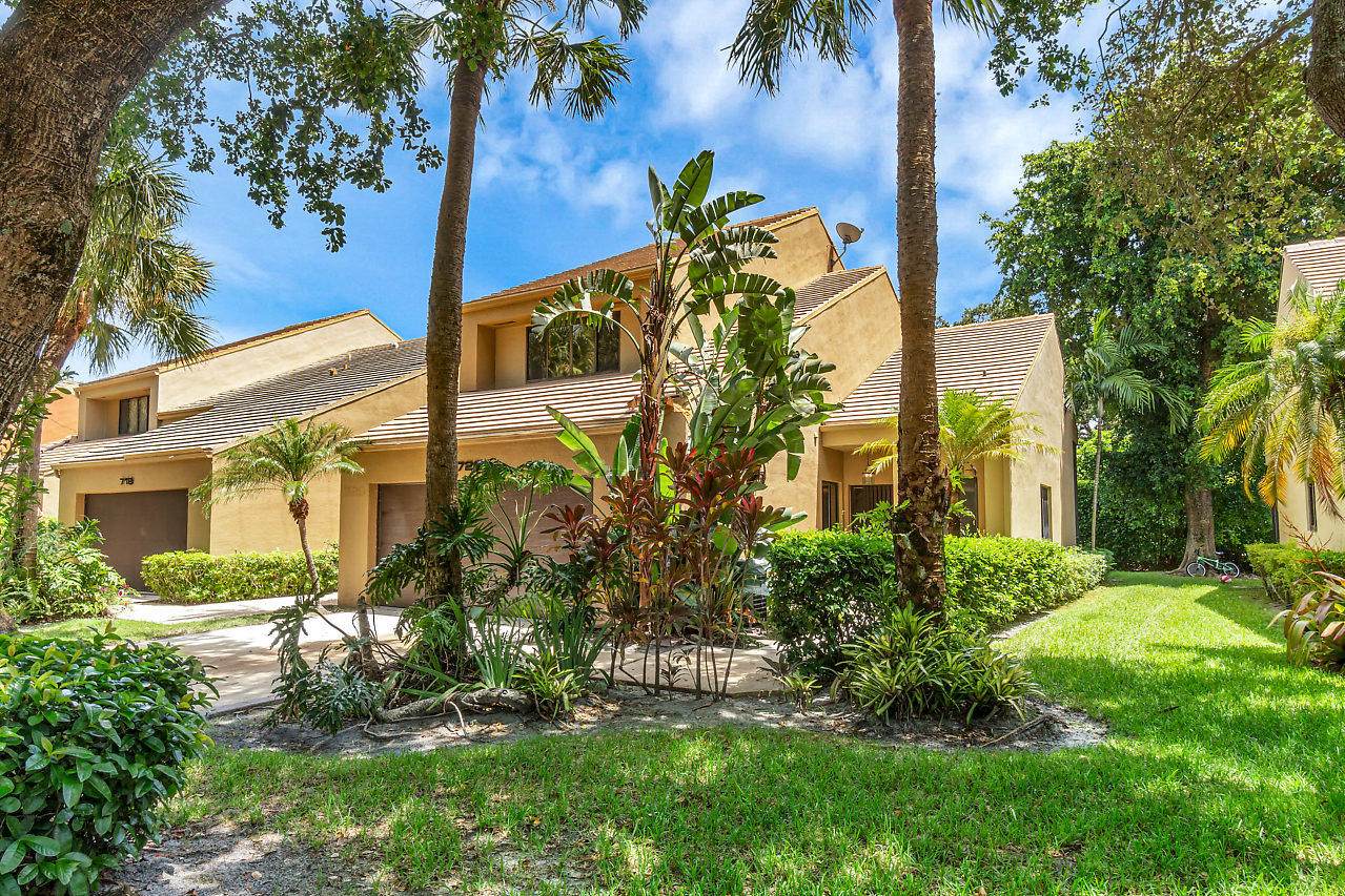 720 St Albans Drive - Photo 1
