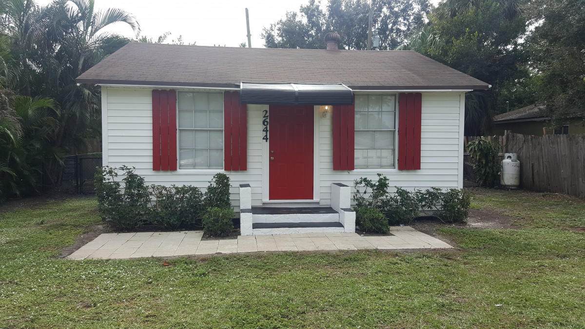 2644 Saginaw Avenue - Photo 1