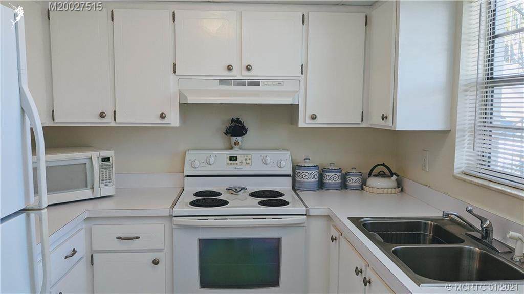 2950 Ocean Boulevard - Photo 1