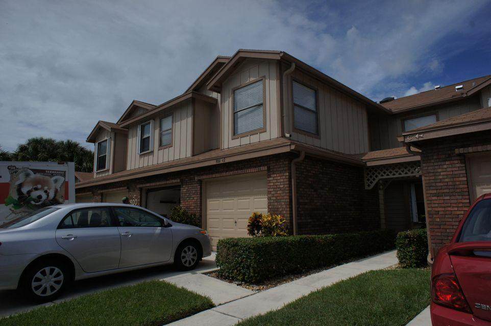 900 Crosswinds Drive - Photo 1