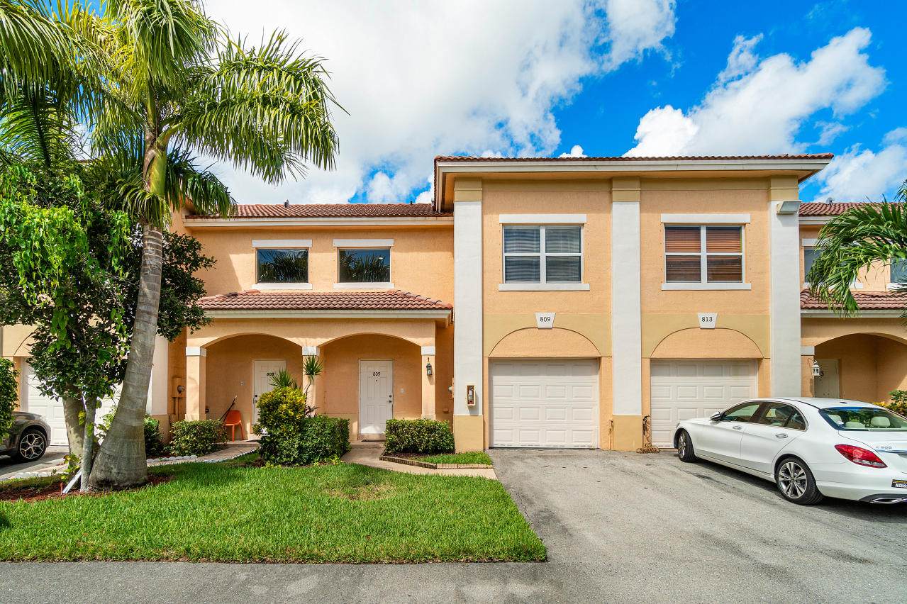 809 Talia Circle - Photo 1