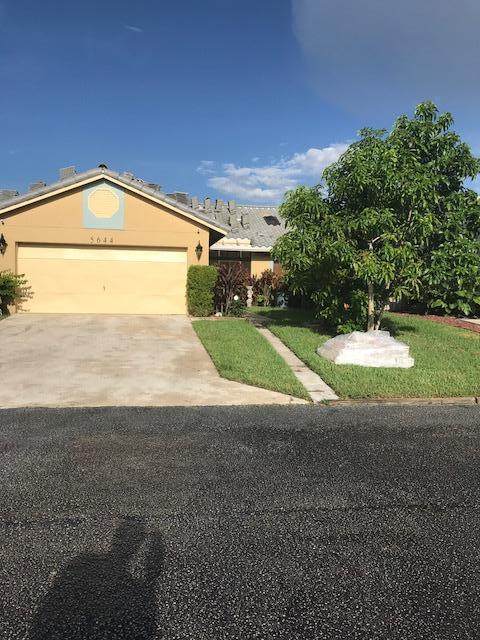 5644 Strawberry Lakes Circle - Photo 1
