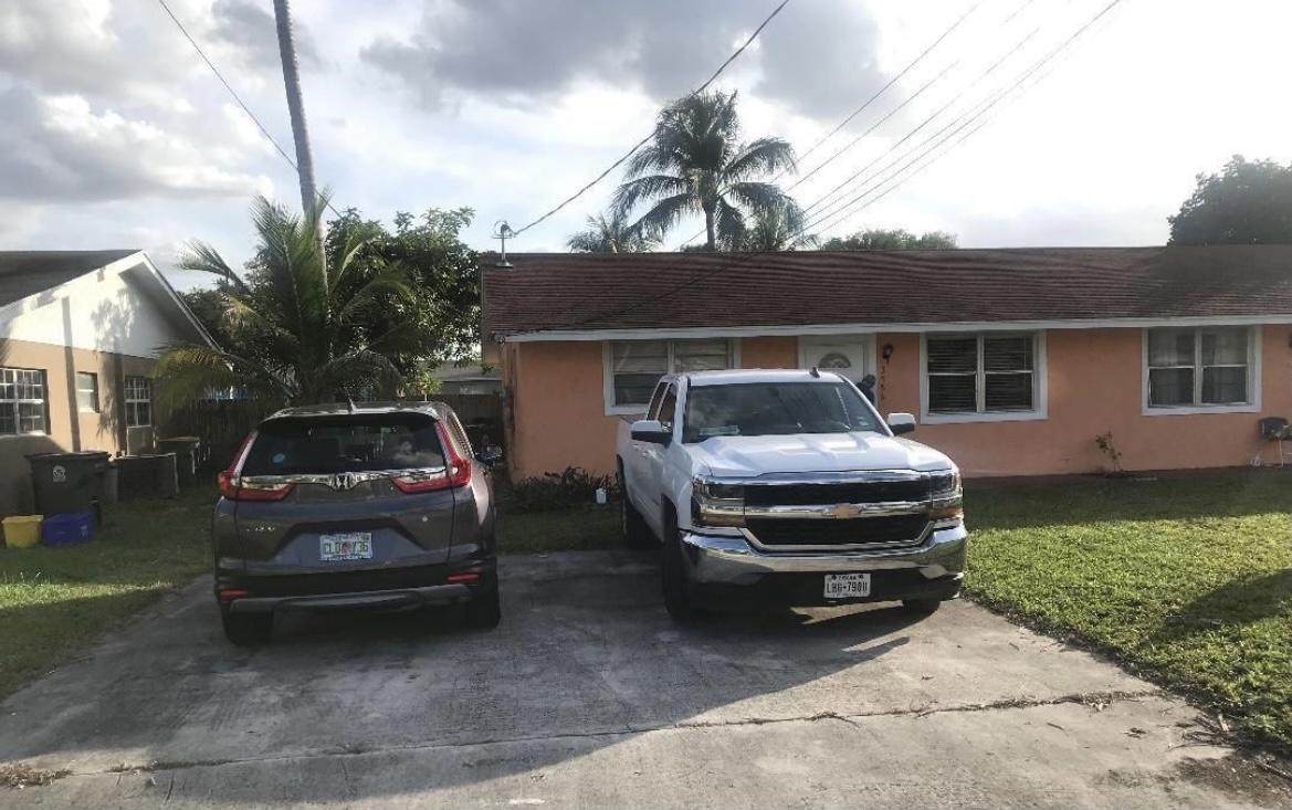 3556 William Street - Photo 1