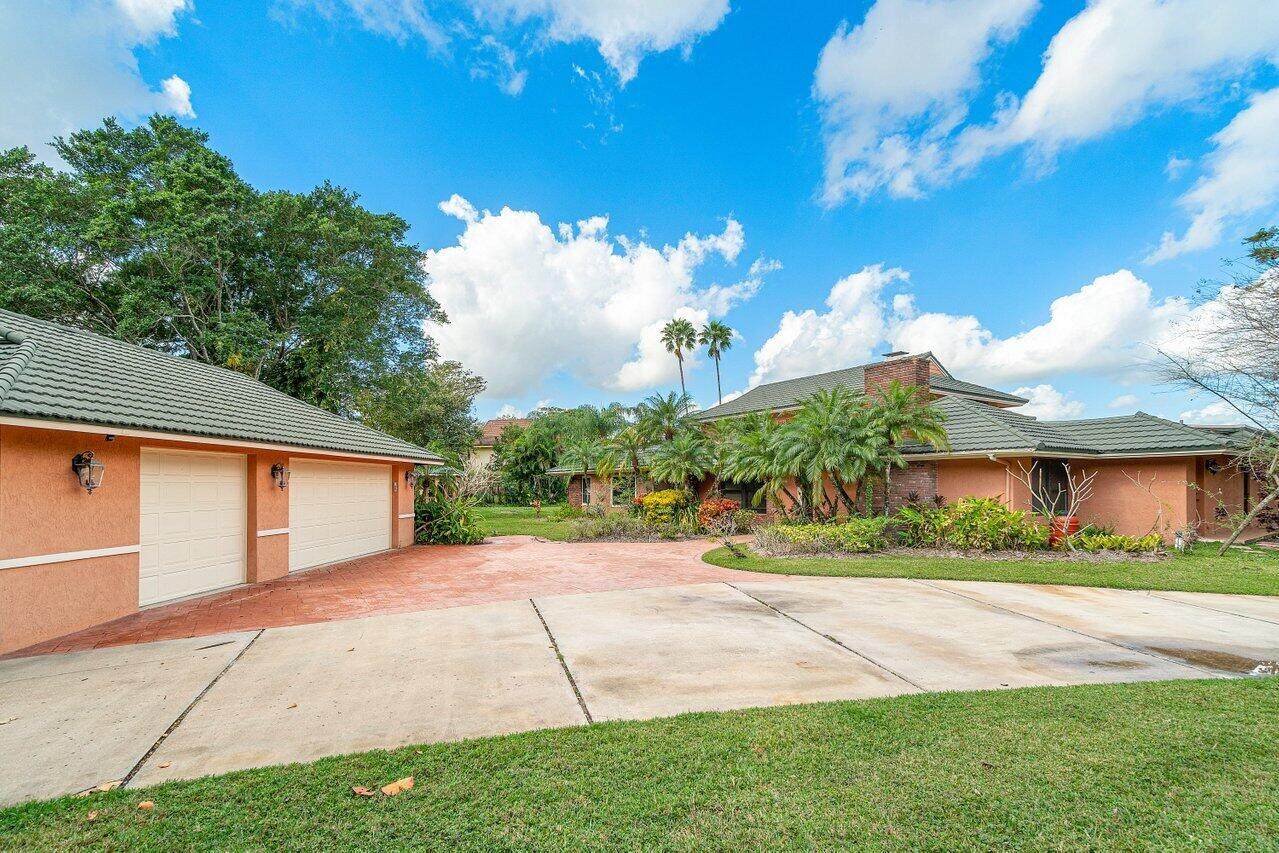 8521 Estate Drive - Photo 1