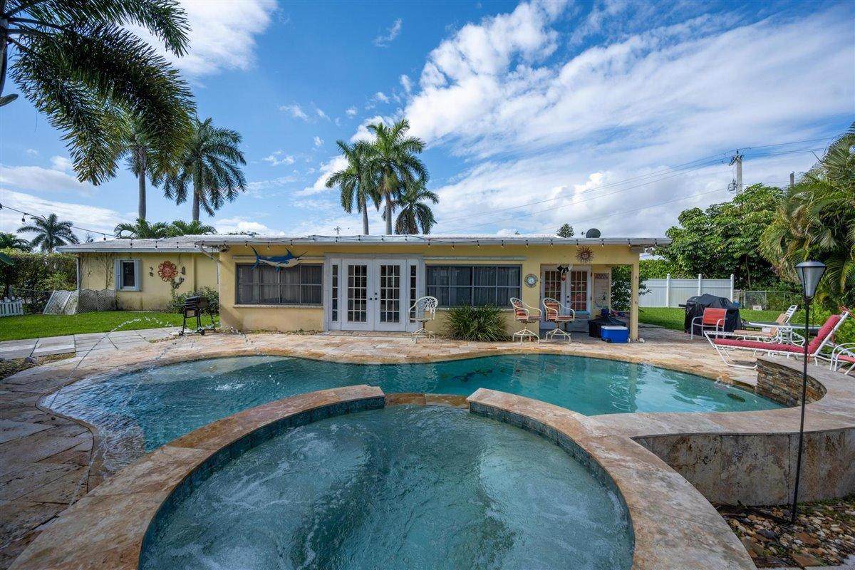 6900 Venetian Way - Photo 1