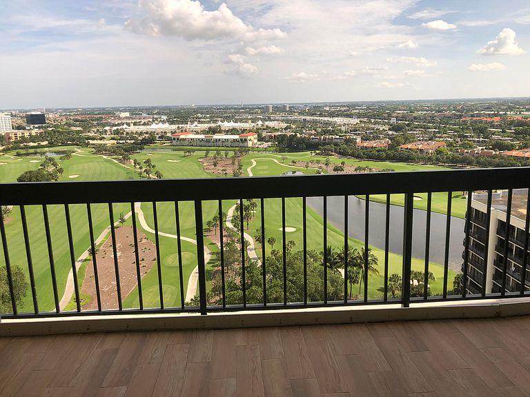 2425 Presidential Way - Photo 1