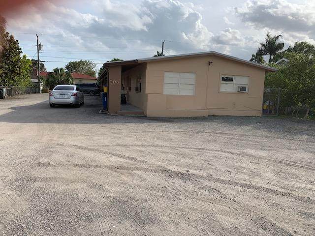 208 Avenue F - Photo 1