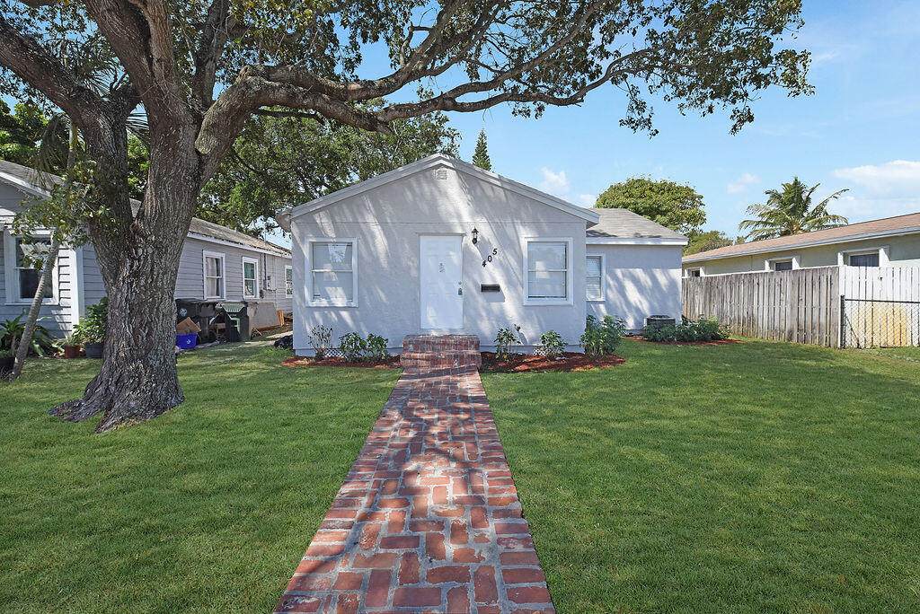 405 D Street - Photo 1
