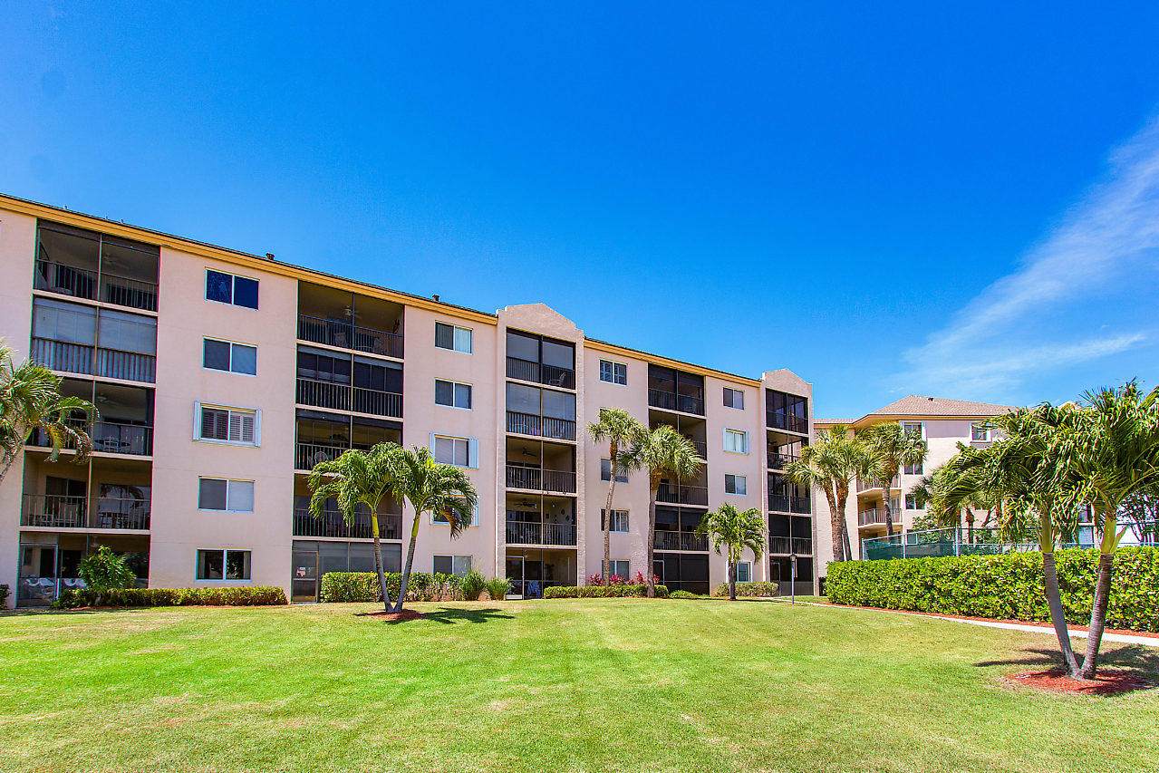 275 Palm Avenue - Photo 1