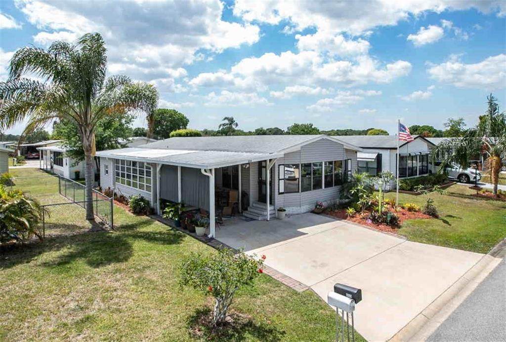 555 Dolphin Circle - Photo 1