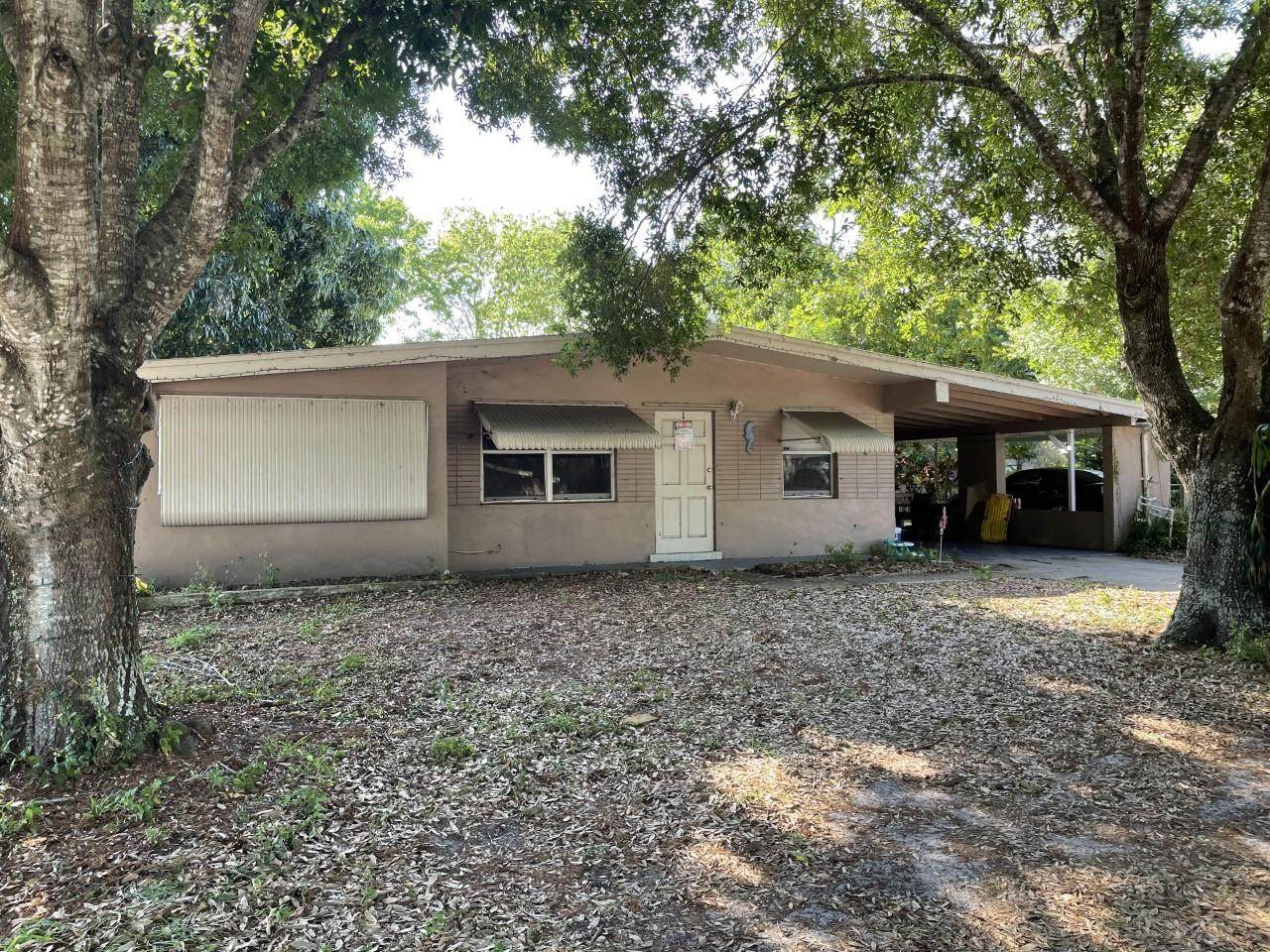 3033 Summit Street - Photo 1