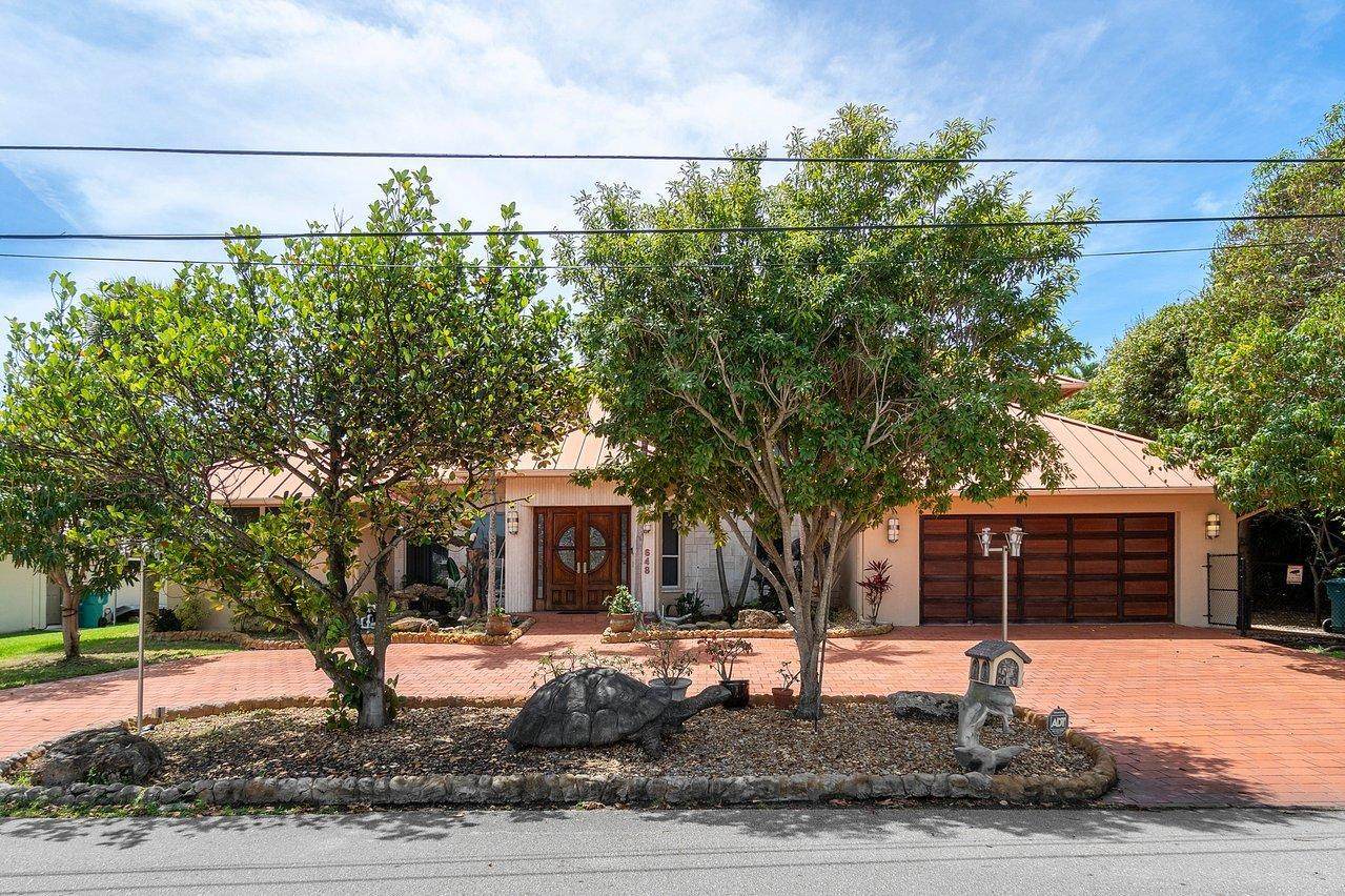 648 Riviera Drive - Photo 1