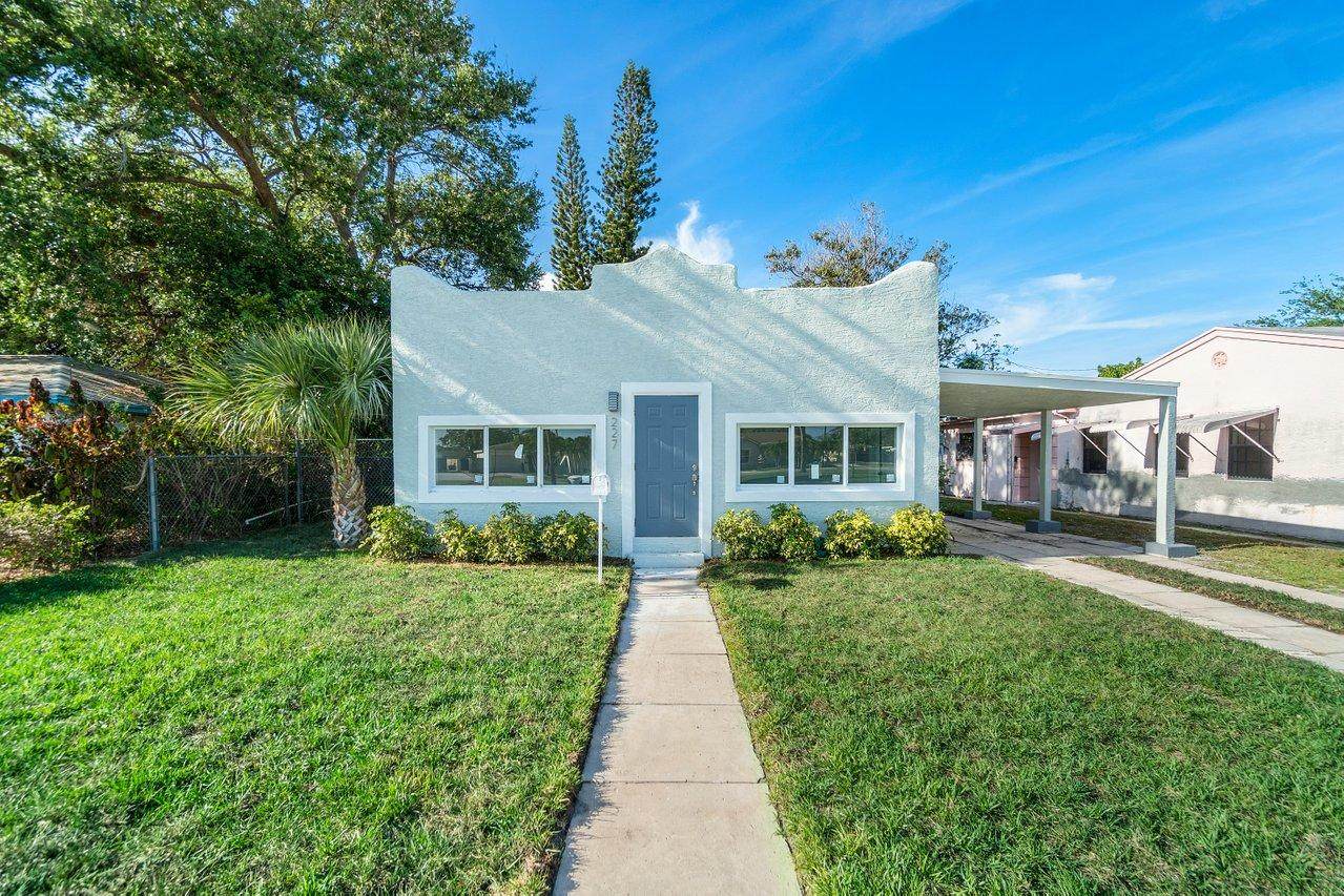 227 Date Palm Drive - Photo 1