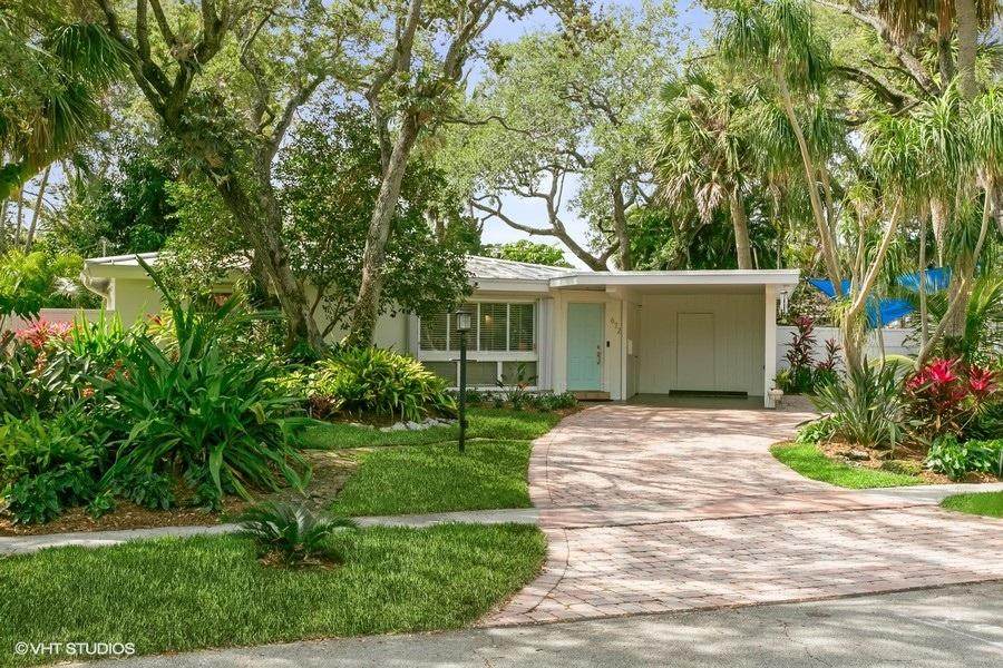 672 4th Street - Photo 1