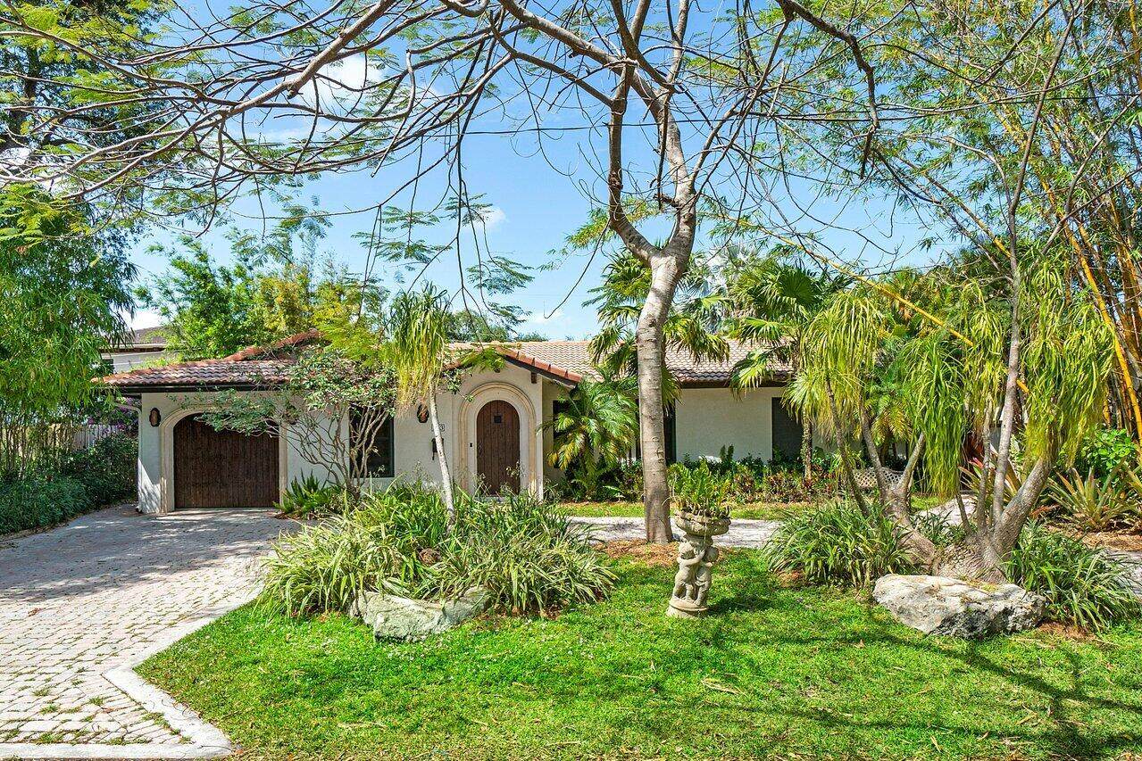 733 6th Street - Photo 1