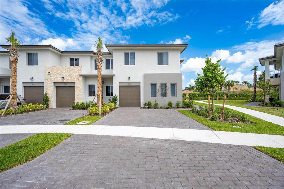 260 Pioneer Way - Photo 1