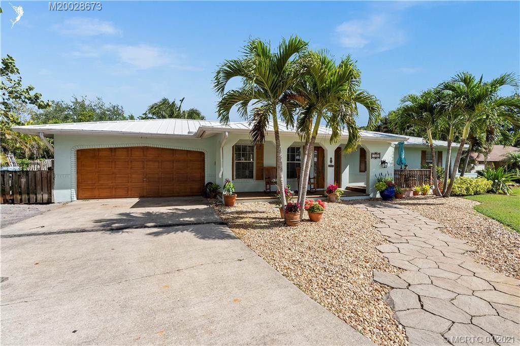 1093 Spruce Ridge Drive - Photo 1