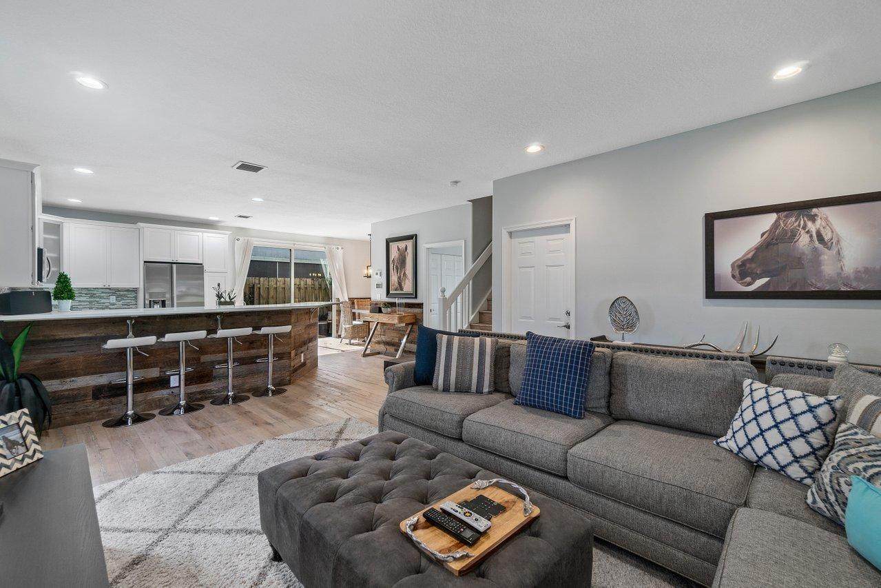 13515 Fountain View Boulevard - Photo 1