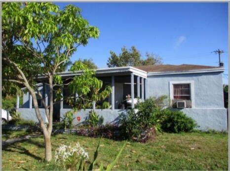 731 138th Street - Photo 1