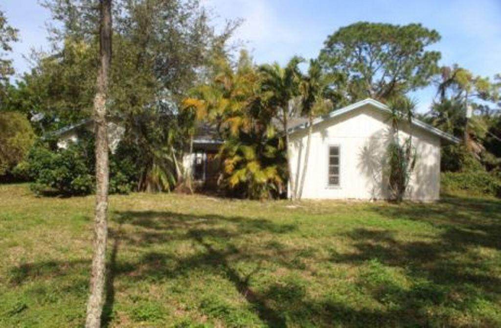 11255 40th Street - Photo 1