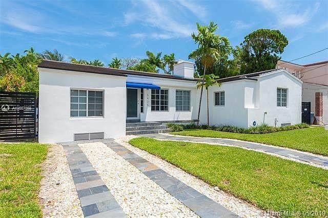 5435 La Gorce Drive - Photo 1