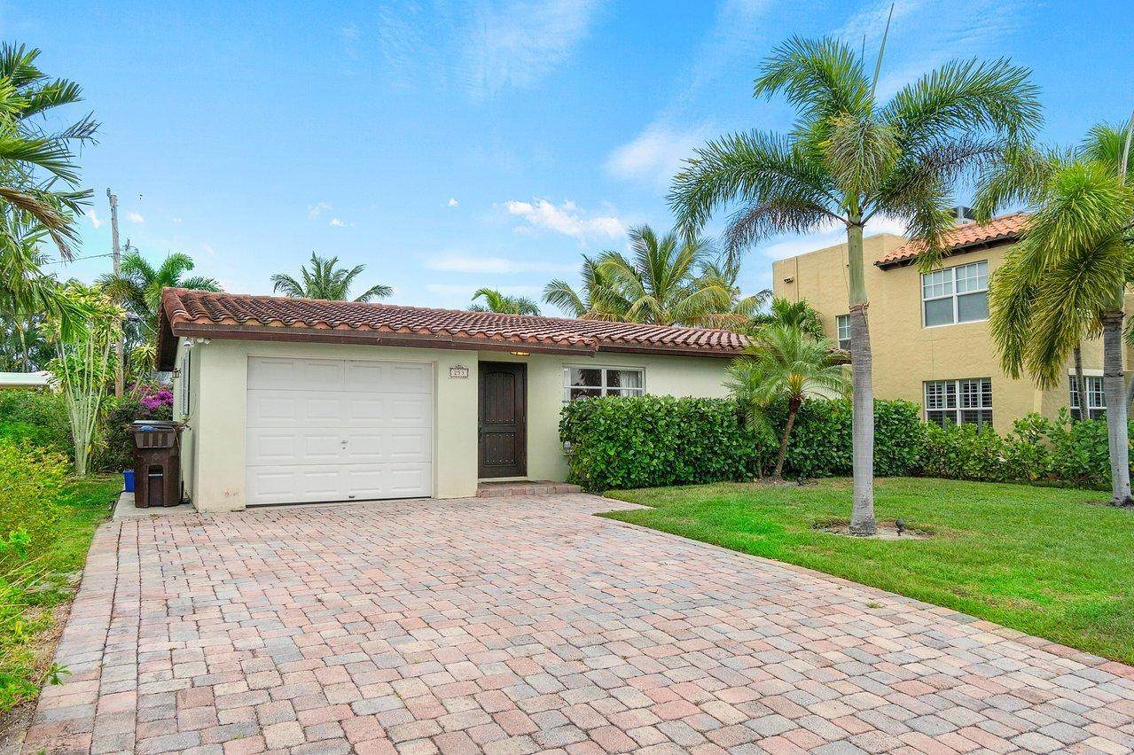 253 Rutland Boulevard - Photo 1