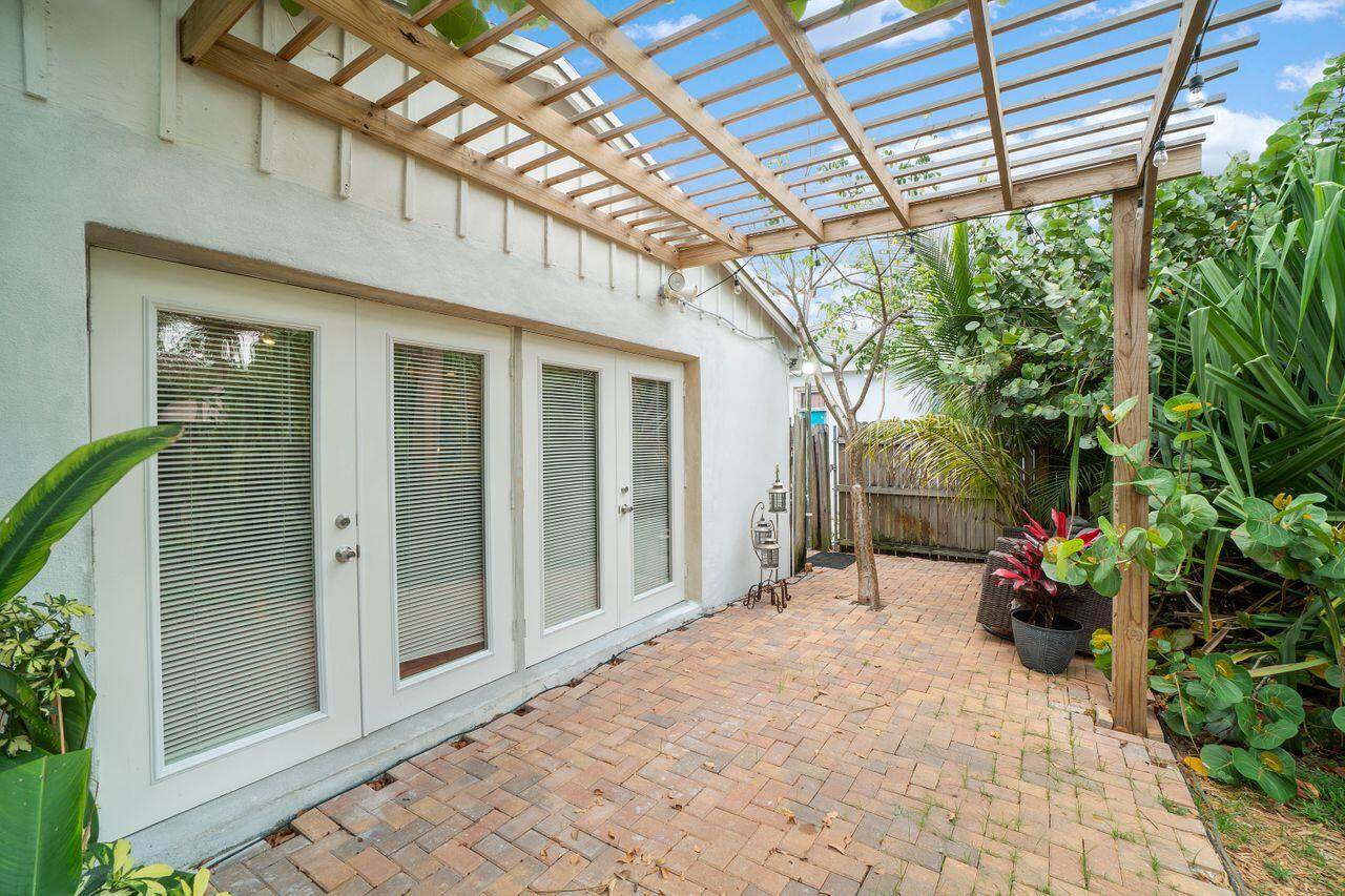 250 13th Street - Photo 1