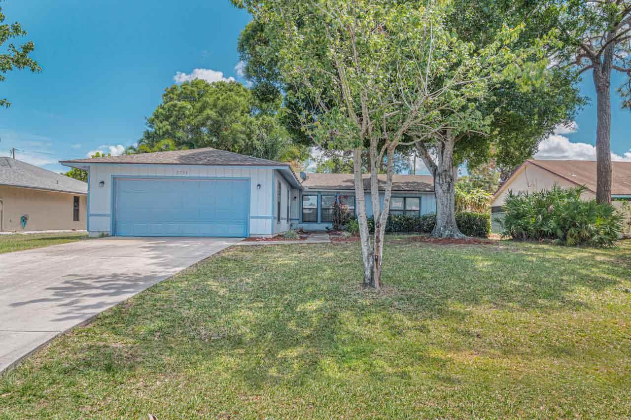 2756 Howell Avenue - Photo 1