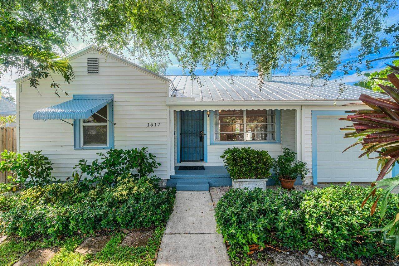 1517 Palmway - Photo 1