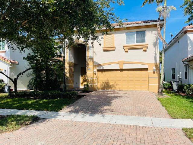 906 Gazetta Way - Photo 1