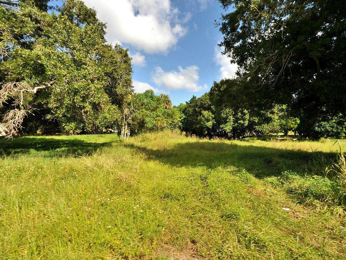 704 14th Street - Photo 1