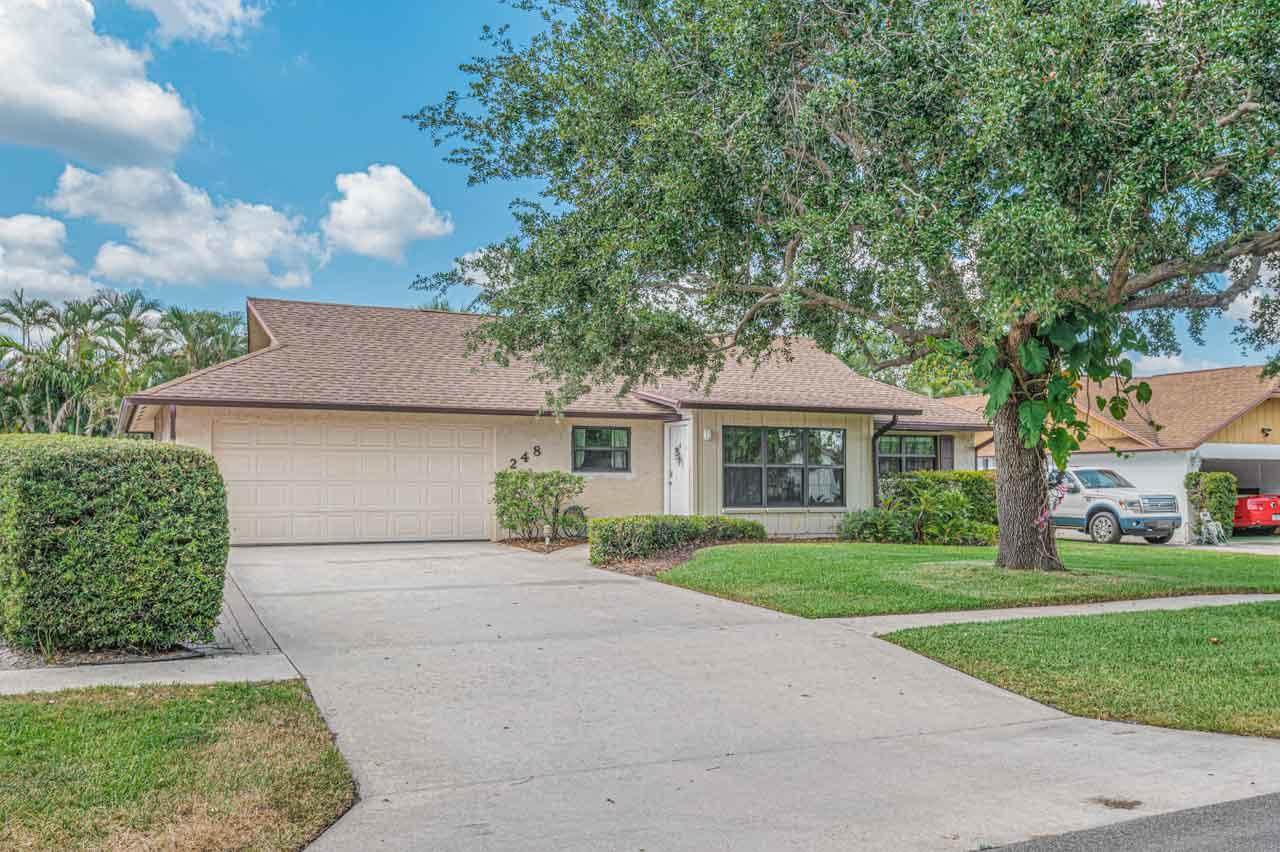 248 Villas Street - Photo 1
